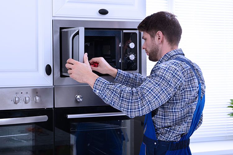 Microwave repair service in LA